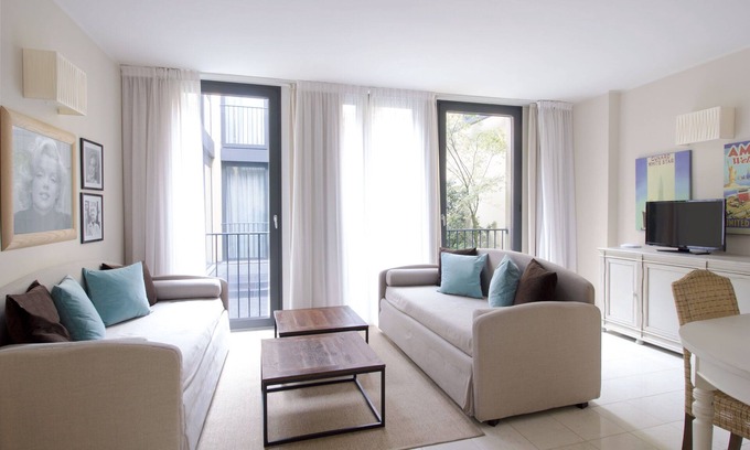 Historic Center Apartment | "James Dean" two-room apartment with terrace