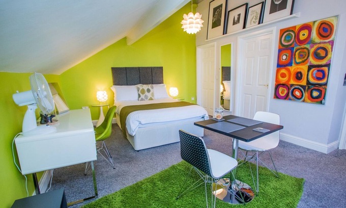 Dowlais Apartment | James' Place Dowlais Self Catering Studio 7 Idris