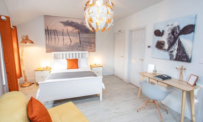 Dowlais Apartment | James' Place Dowlais Self Catering Studio 3 Sioni