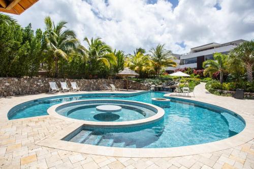 Willemstad Apartment | Jan Sofat LUX A8