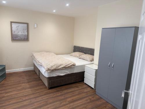 Bolton House | Jared Integrated Apartment