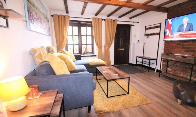 Buxton House | Jasmine Cottage, Buxton Norfolk, Sleeps 4