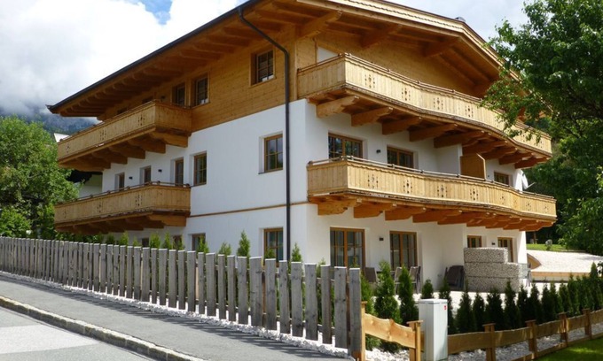 Scheffau am Wilden Kaiser Apartment | Jaspis - Cozy vacation apartment, south-facing balcony, private sauna, underground parking and elevator
