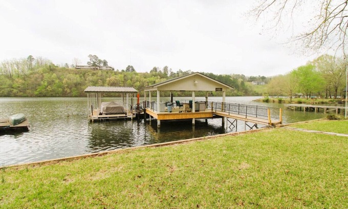Jones Mills House | Jax's Hot Springs Lake House