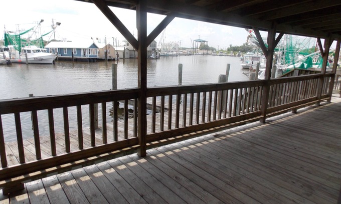 Lafitte House | Jean Lafitte Harbor - BUNKHOUSE 2