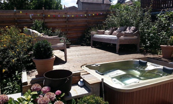 Saint-Haon-le-Chatel House | JEANNE room of the Saint Jacques relay