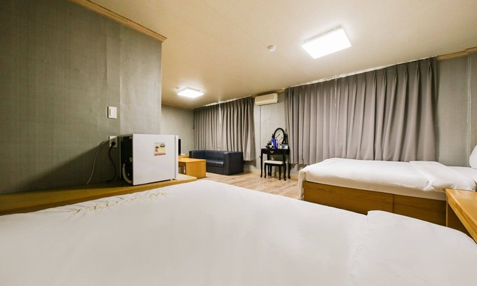 Jecheon Hotel | Jecheon W