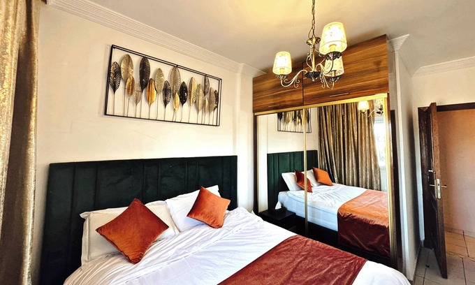 Semlalia House | Jemaâ el fna 8Min/Car SuperMarket on Ground Floor-5 STAR APT W-Clim-Confort-View