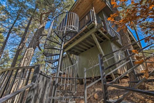 Jemez Springs House | Jemez Springs Cabin with Mtn Views Steps to River!