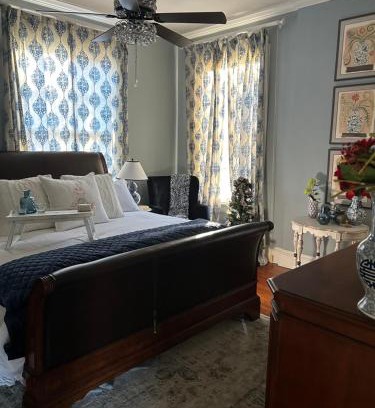 Laurel Bed & Breakfast | Jenny's Downtown Hideaway Bed and Breakfast