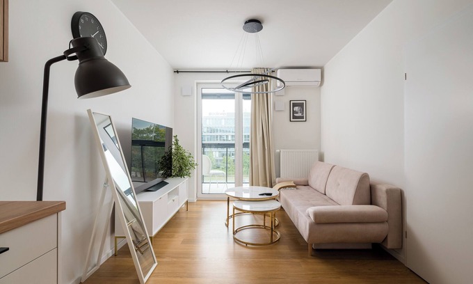 Wlochy Apartment | Jerozolimskie Modern Apartment