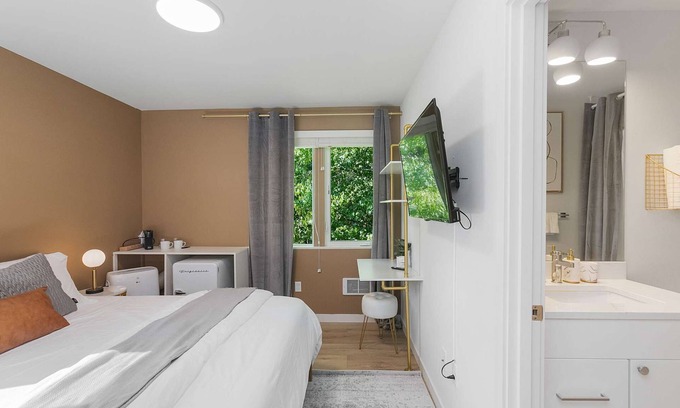 Minor House | Jerry's Sweet Suite - 84 Walkscore!