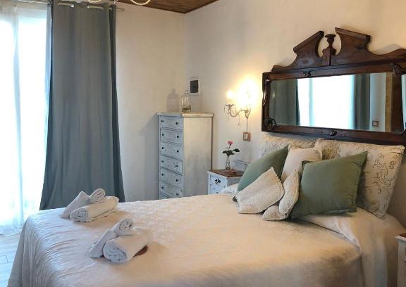 Castelvetrano House | Jess & Joe's
