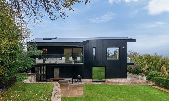 Wimborne House | Jessamy - sleeps 8 guests in 4 bedrooms