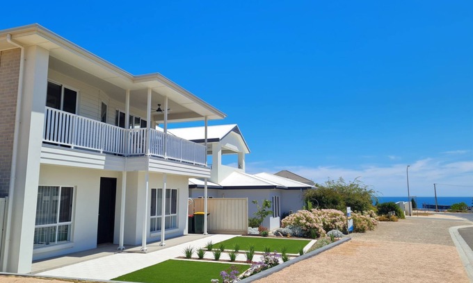 Port Hughes Hotel | Jetty Nights, Port Hughes