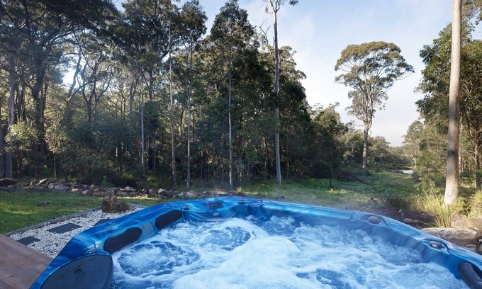 Vacy Cabin | Jindalee Spa Lodge - Wilderness Retreat for groups and families