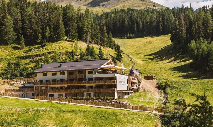 Nauders Cabin | JOCHELIUS - 1900m - mountain resort and restaurant - Goldsee suite