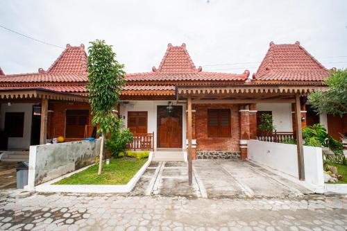 Banaran House | Joglo Prambanan C11