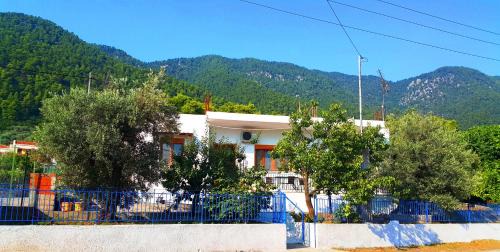 Neo Klima House | Johnie's Villa
