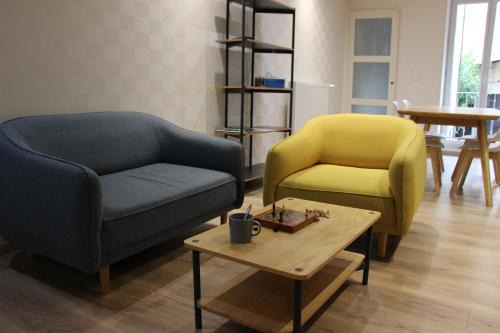 Lons-le-Saunier Apartment | joli 2 pièces avec cour privée