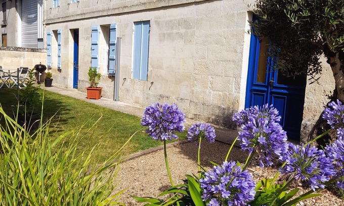 Saint-Simon-de-Pellouaille House | Jolie Charentaise à Proximité des Plages