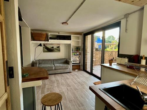 Vaugneray Apartment | Joli studieux lumineux et aménagé avec piscine privée