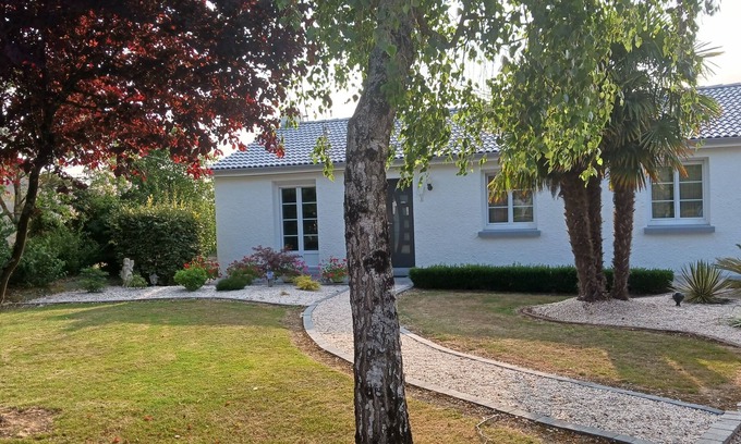 Saint-Lumine-de-Coutais Villa | Jolie Maison de Campagne au Calme Proche du lac de G-lieu