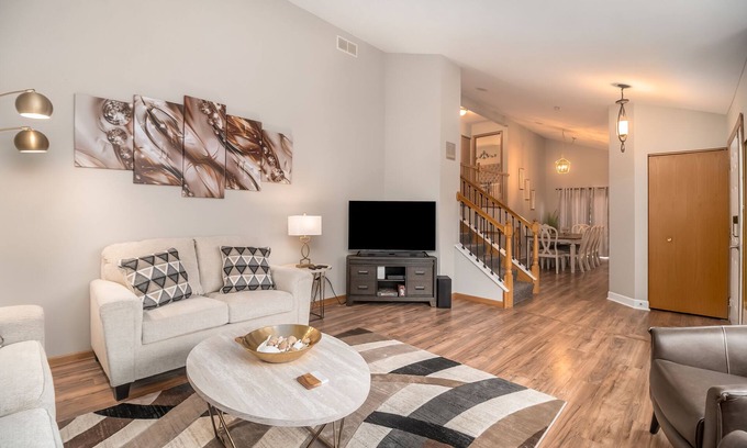 Joliet House | Joliet Arcade FHS Rental