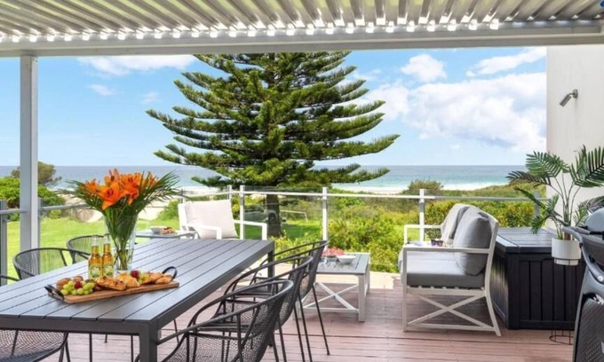 Kiama Downs House | Jones Waterfront Beach Escape - Ideal for families and groups with direct beach access