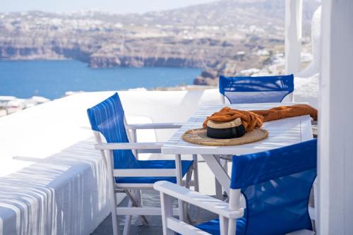 Akrotiri House | Joy House