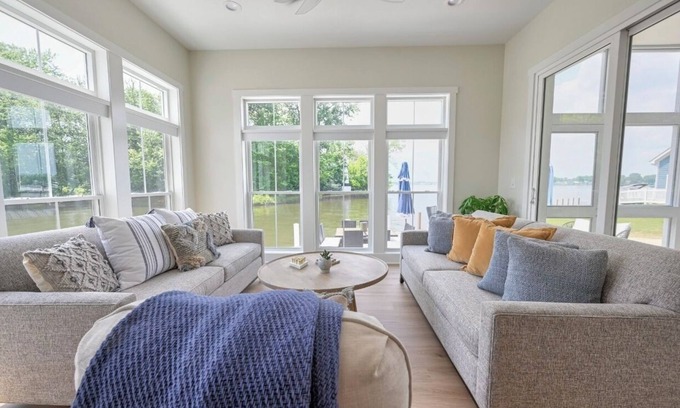 Summit Station House | Joyful Haven at Buckeye Lake Walk to Winery + Beach Sleeps 14