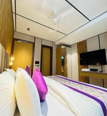 Jangpura Hotel | JS Residency Suites Near Nizamuddin Railway Station