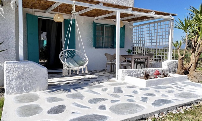 Messini House | Juan Unique Cycladic Beachfront Cottage - Private garden