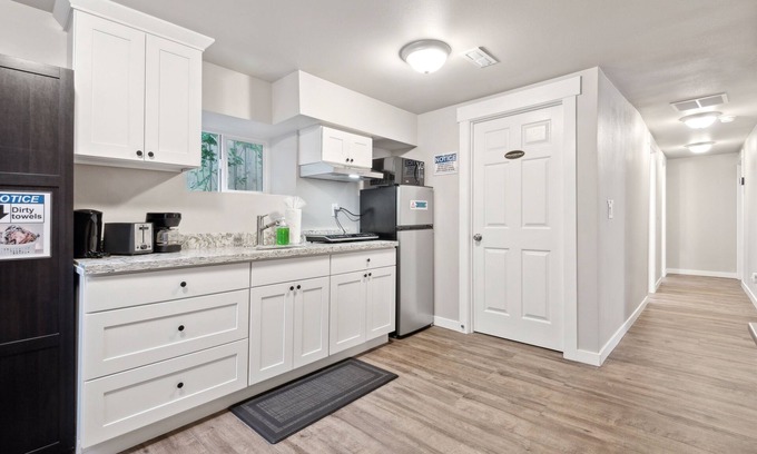 Atlantic House | Judkins Retreat 3 Bedroom Duplex
