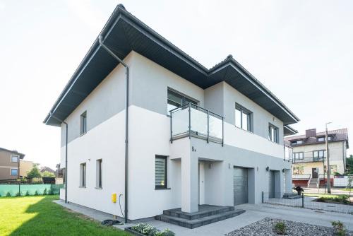 Reda Villa | JULIA