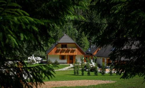 Bovec House | JULIAN VILLAGE LEPENA