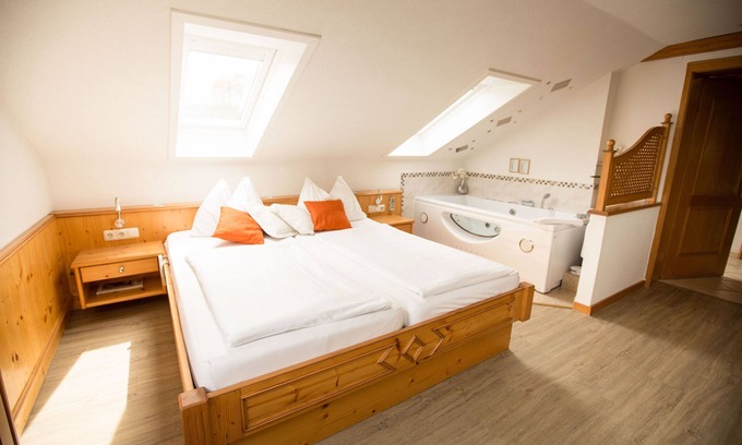 Schoerfling am Attersee Apartment | Junior Suite - Pension KNOLL am Attersee