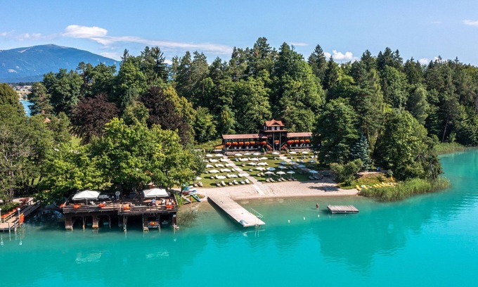 Finkenstein am Faaker See House | Juniorsuite mit Balkon - Das Inselhotel im Faaker See