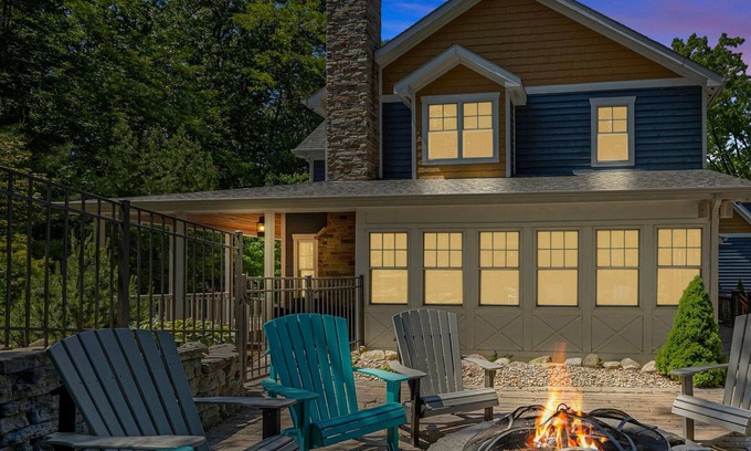 New Buffalo House | Juniper Presents: Gorgeous Award-winning home w/Pool, HotTub, Priv Screening Rm