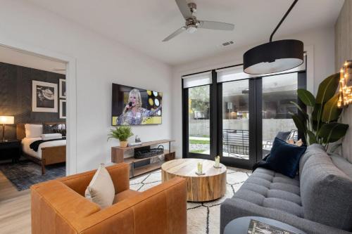 West End House | Jupiter - Odyssey - Heart of Midtown