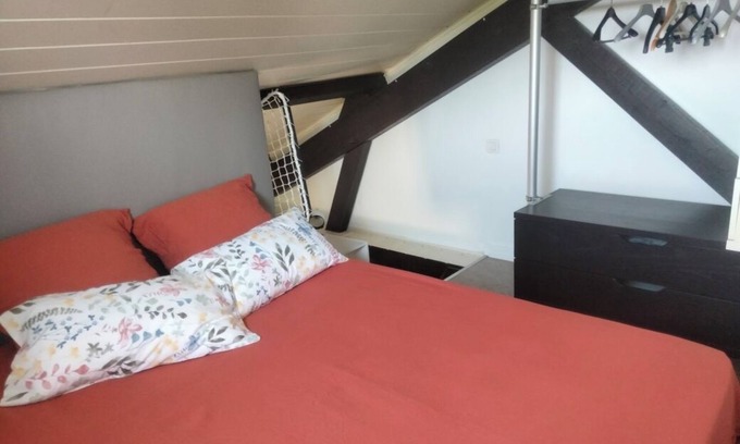Riom Apartment | Just 20 minutes from Les Puys and Le Zénith! 5 min from Riom Close to motorways.