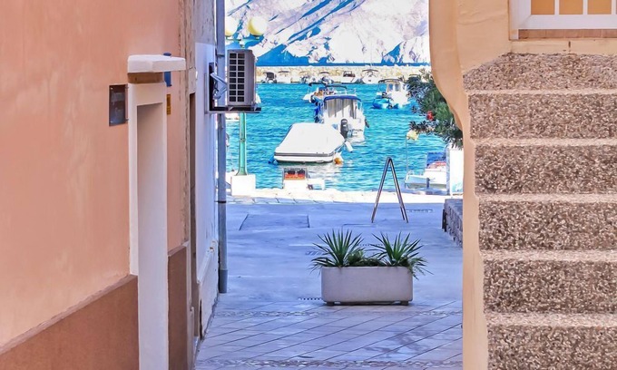 Baska Apartment | Just a few metres to the clear sea