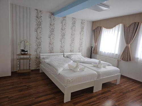 Altenburg Apartment | Käthe-Kollwitz - Straße 54, F3