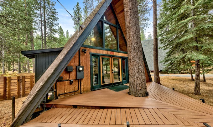 Pioneer Trail Ski Chalet | Külhaus Cabin - Modern A-frame, BBQ, Adventure