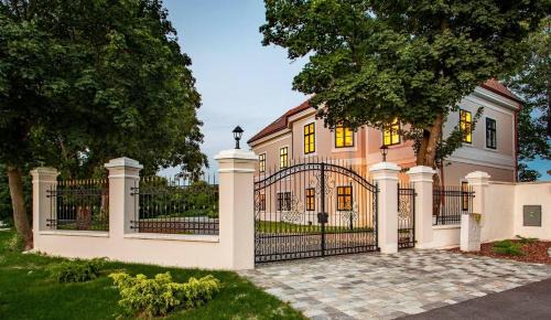 Nana Bed & Breakfast | Kaštieľ Nána