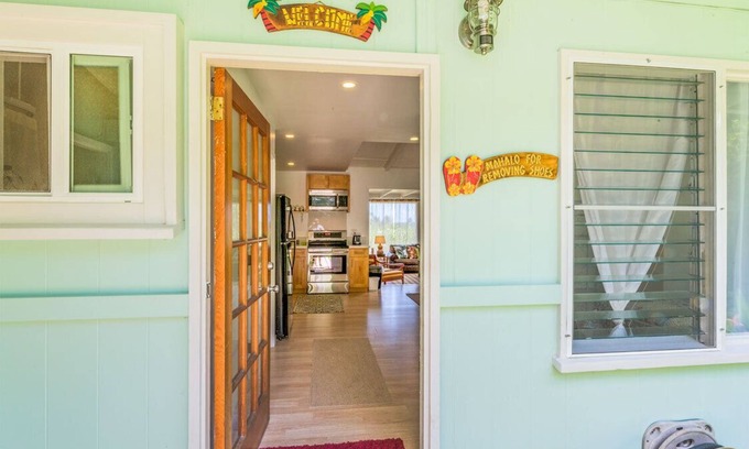 Ka'a'awa House | Kaaawa Home With Mountain View’s - 30 Day Min