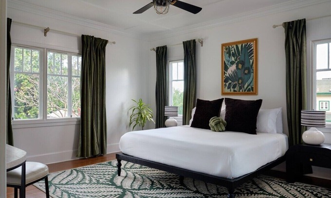 Wailuku Bed & Breakfast | Kahili Suite - Your Wailuku Escape