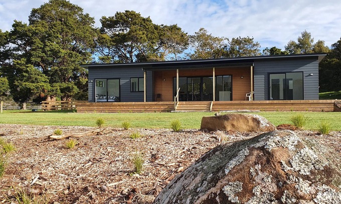 Kaihu Other | Kai Iwi lakes 12km Dargaville 28 km nFarm House sleeps 6 adults 2 children