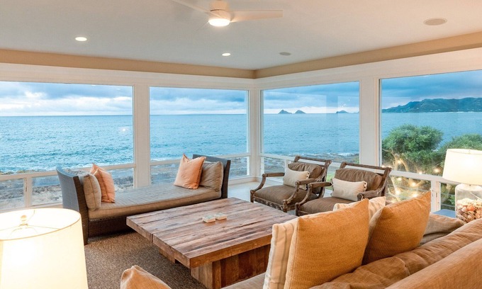 Kailua House | Kailua Oceanfront Villa with Heated Pool & Spa - SEPTEMBER now available!