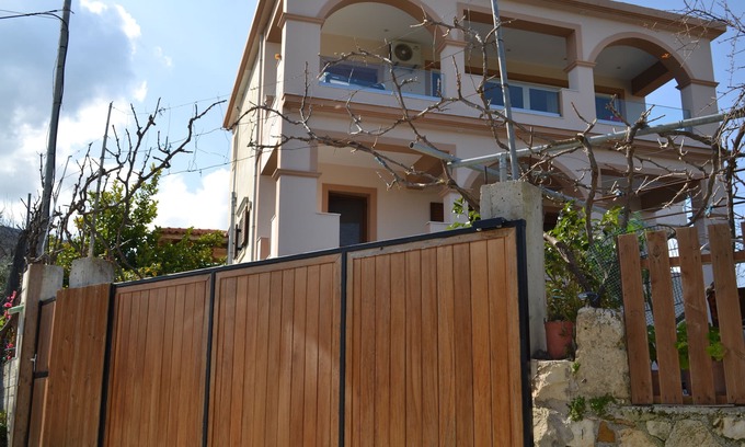 Agia Marina Apartment | Kalogeris house mouzaki